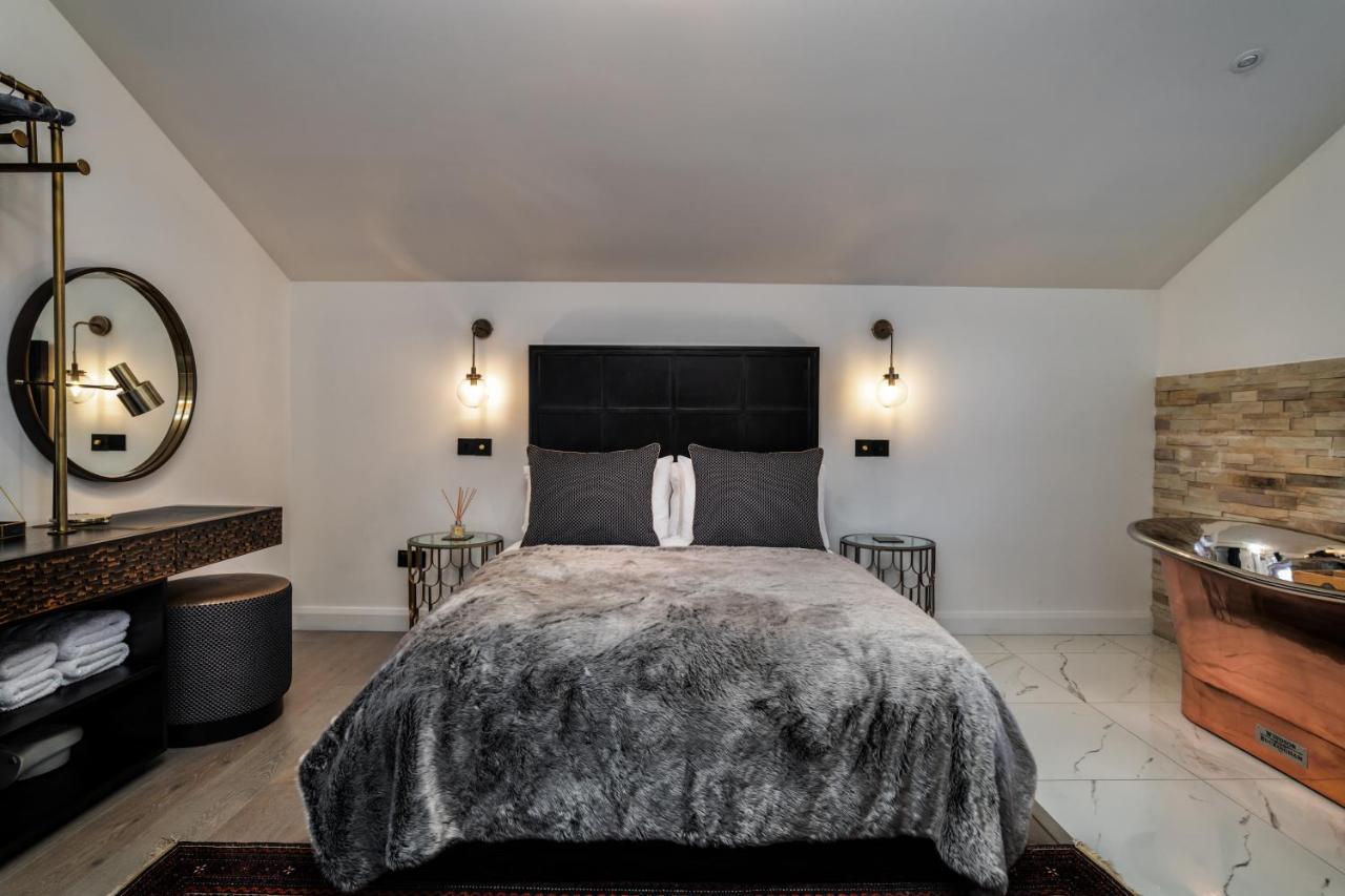 Pamper Yourself In Our Double Sized Copper Tub -2 Bedroom Villa Inverness Ngoại thất bức ảnh