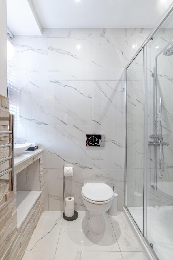 Pamper Yourself In Our Double Sized Copper Tub -2 Bedroom Villa Inverness Ngoại thất bức ảnh